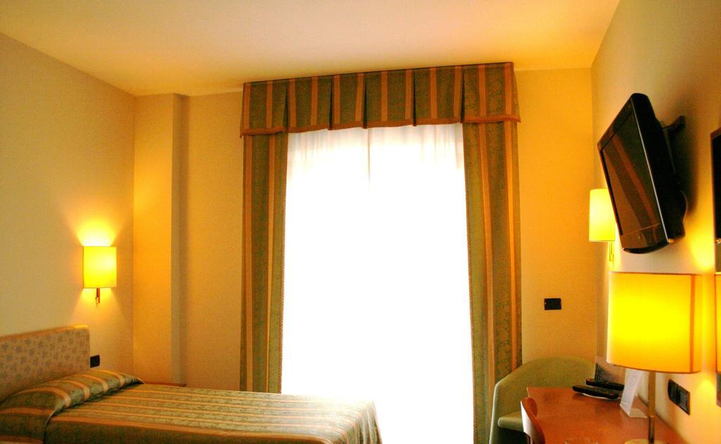 Savant Hotel لاميزيا تيرمي الغرفة الصورة